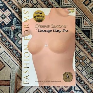 Extreme Silicone Cleavage Clasp Bra